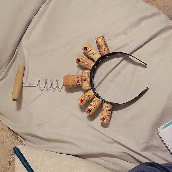 Wine Woman Costume - Picture 11 of 14